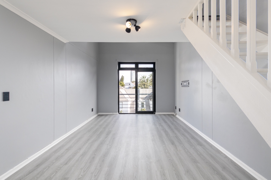 1 Bedroom Property for Sale in Green Point Western Cape